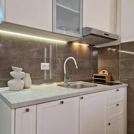 Plava Laguna -crnjanski