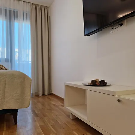 Plava Laguna -crnjanski 야고디나